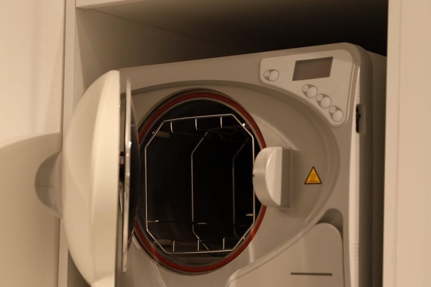 Sterilizimi i instrumenteve në Klinikën AlbDental