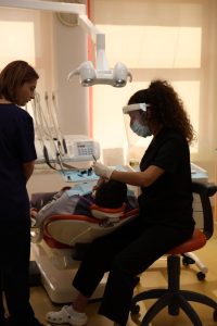 Trajtim dentar në Klinikën AlbDental