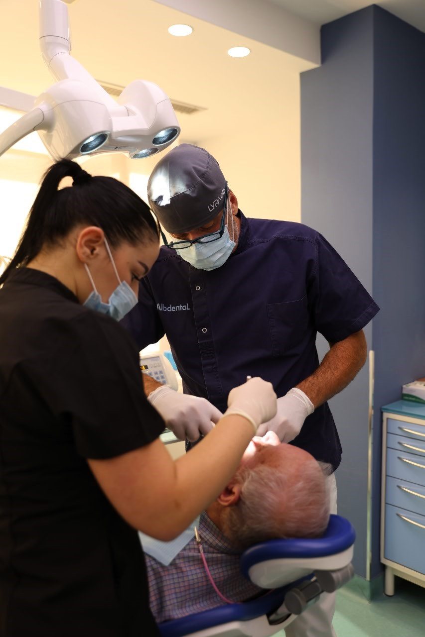 Trajtim dentar në Klinikën AlbDental