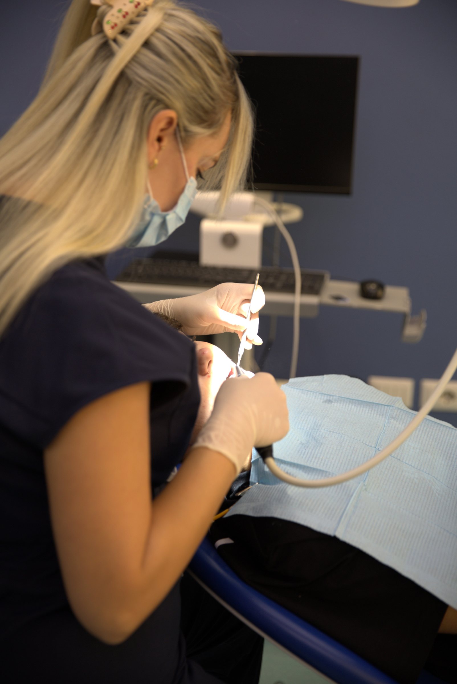 Trajtim dentar në Klinikën AlbDental