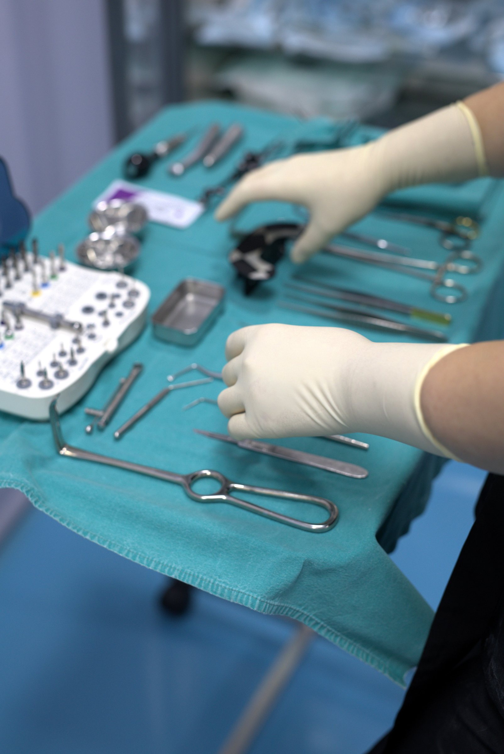 Kirurgji orale dhe implante në Klinikën AlbDental