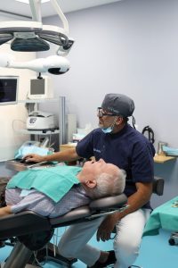 Kirurgji orale dhe implante në Klinikën AlbDental