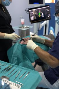 Kirurgji orale dhe implante në Klinikën AlbDental