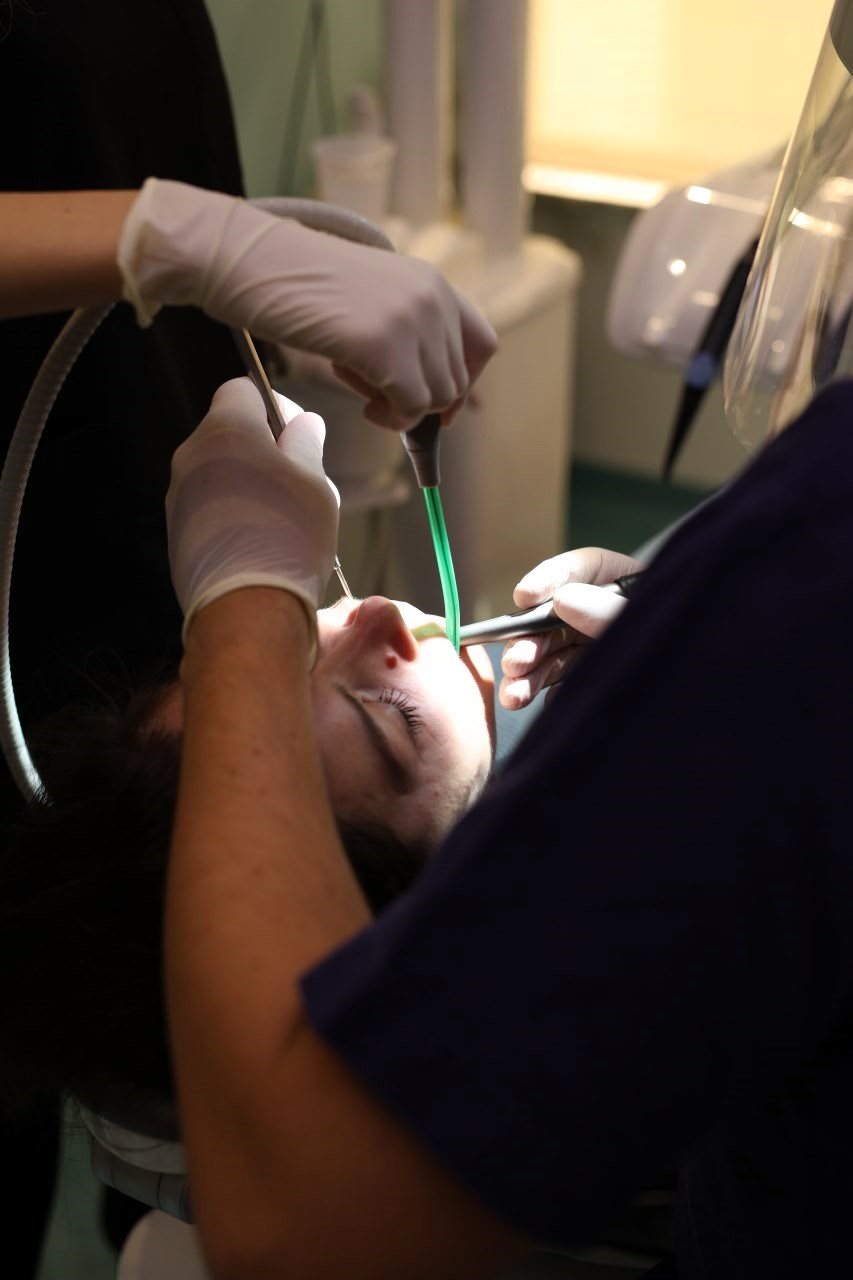 Trajtim dentar në Klinikën AlbDental